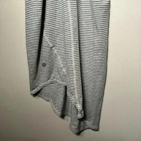 Lululemon Torque Tank Hyper  Stripe Heathered Medium Grey Ghost 4 - Picture 9 of 9